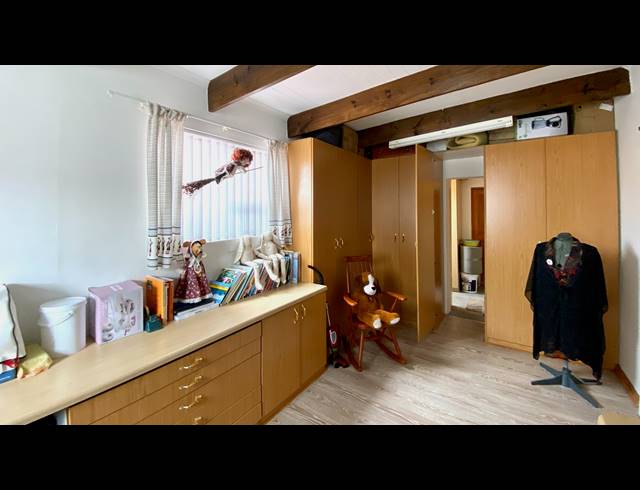 5 BEDROOM HOUSE FOR SALE IN PORT OWEN
